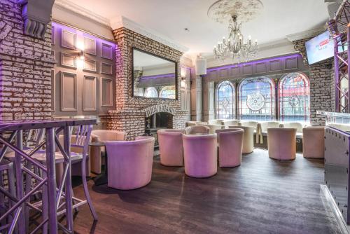 Bar/lounge, The George Hotel in Whitby