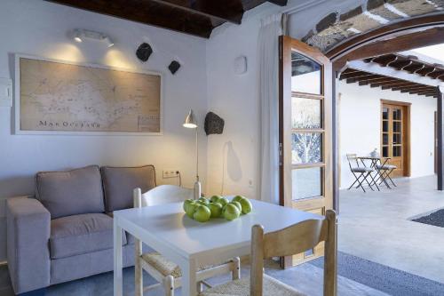 Létesítmények, La Casa del Medianero in Yaiza