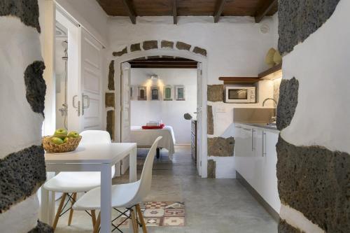 Létesítmények, La Casa del Medianero in Yaiza