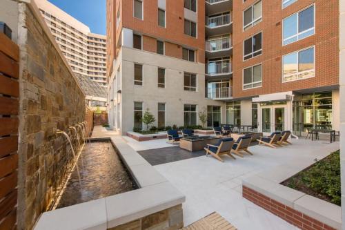 Wonderful 2BR Apartment at Crystal City in Arlington, USA