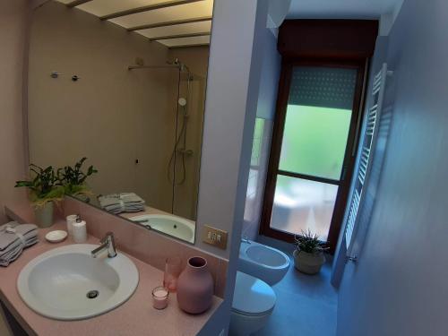 Bathroom, Bonaria Apartment in Elia