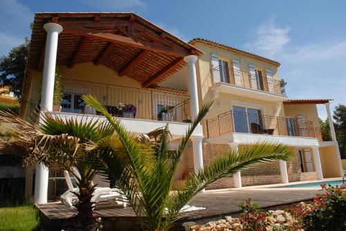 Exterior view, Villa d'Eden domaineleshesperides near Malpasset Dam