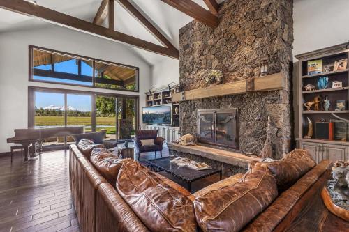 Bend Luxury Escape! in Tumalo
