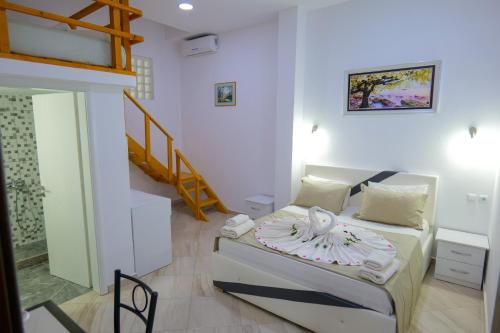 Hotel Chris - image 3