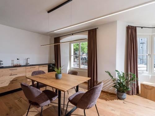 บริการและสิ่งอำนวยความสะดวก, Platzhirsch Kufstein in คุฟซไตน์