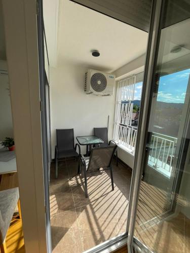 Balkons/terase, Apartman Sisters in Husimovci