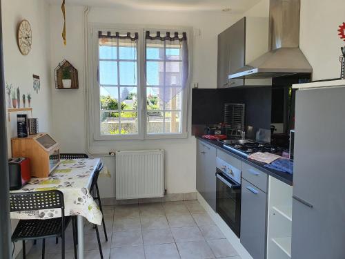 ห้องครัว, Gite LOCMOUSTERU in โปลเคร็ก ซูร์ อูเฌอนง