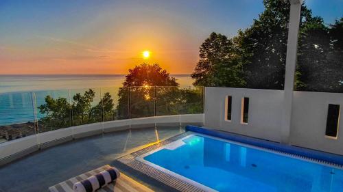 374391968 Panorama Suites & Spa - Adults Only