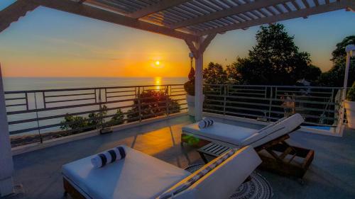 374392360 Panorama Suites & Spa - Adults Only