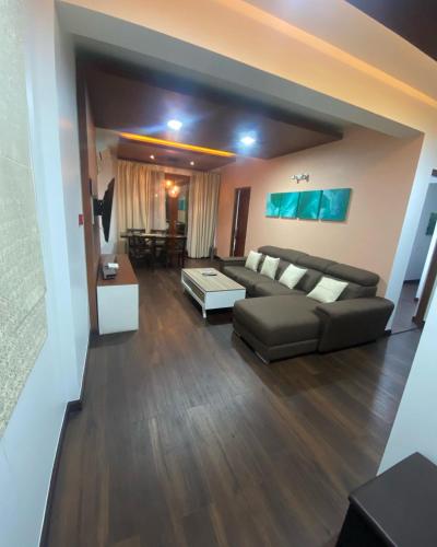 Luxury 3 Room Apartment by Oboe in มาเลซิตี้ แอนด์ แอร์พอร์ต