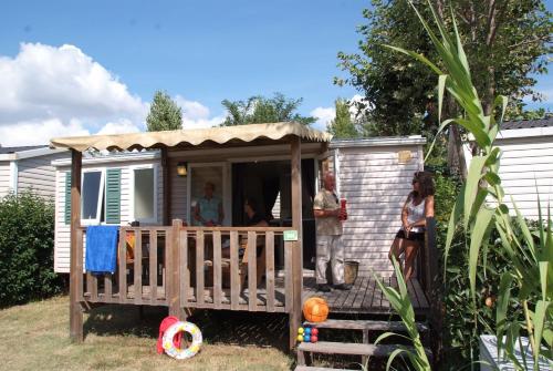 Two-Bedroom Mobile Home (4-6 Persons)