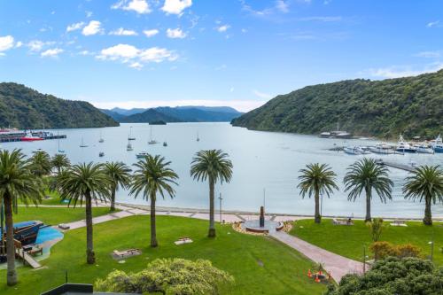 Quay Waterfront Apartment