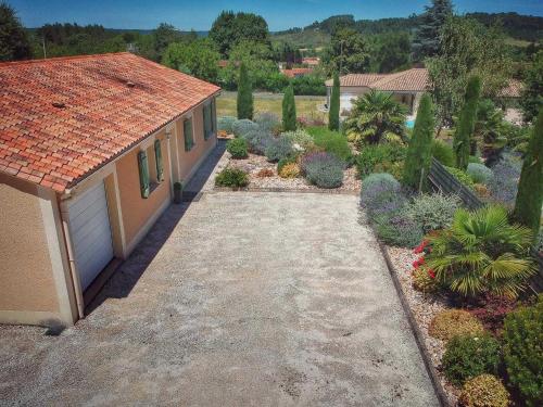 Gîte Neuvic 4 pièces 5 personnes - FR-1-616-110 - image 8