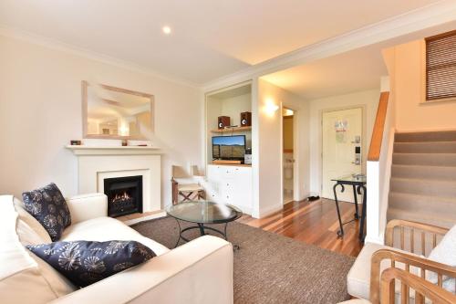 Villa Executive 2br Rose DS located within Cypress Lakes Resort