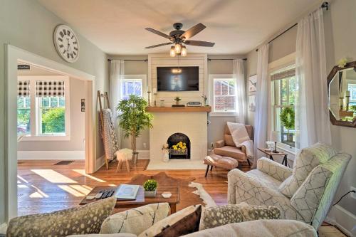 B&B Jefferson City - Modern, Sun-Lit Retreat with Fire Pit and Yard! - Bed and Breakfast Jefferson City