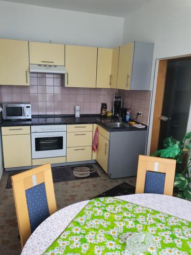 Konyha, La Paula Wohnung für Monteure (La Paula Wohnung fur Monteure) in Altenmedingen