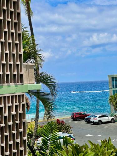 Alii Villas Condominiums detail