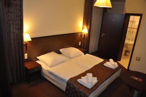 1 double bed