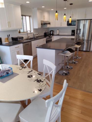 Convenient to Attractions & Close To Airport in Vancouver, Canada