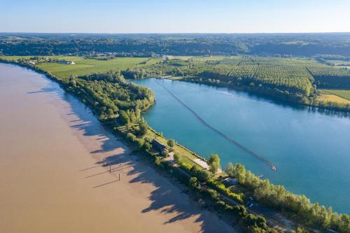 Au bord de l'eau - Grande maison - Baurech Insolite