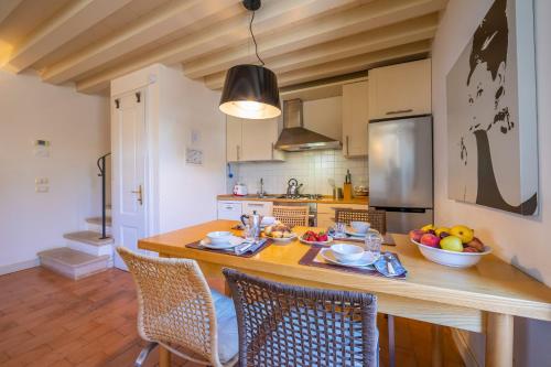 Villa Faccioli Magnolia And Oleandro With Shared Pool - Happy Rentals