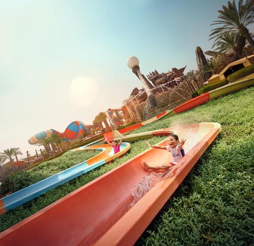 เอมิเรตส์ พาร์ค รีสอร์ท (Emirates Park Resort) in อาบูดาบี