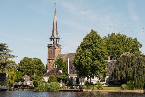 Inn on the Lake - image 6