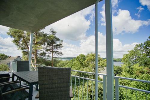 Erkély/terasz, moderne Ferienwohnung mit Balkon, Meerblick - Ferienresidenz Zwei BoddenFeWo 1-3 in Lietzow