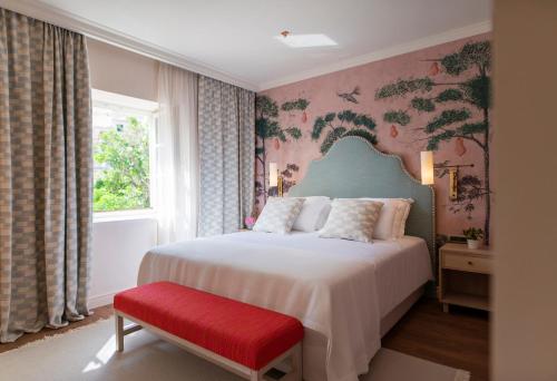 Deluxe Room image 4