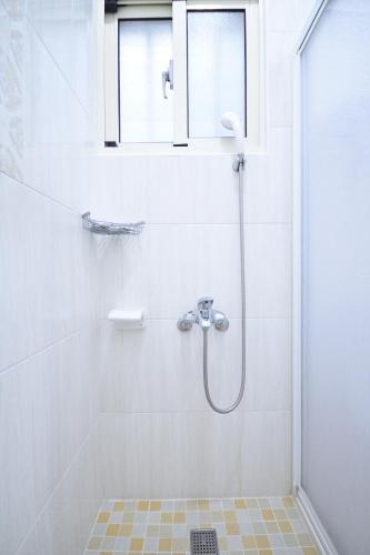 Double Room with Private Bathroom image 2