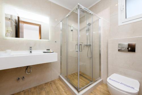 Hotel Aethria – Thassos Town, MO