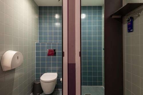 Stayokay Amsterdam Vondelpark - Hostel Room Type - Bed in 4-Bed Female Dormitory Room