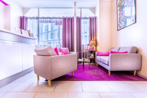 Pink Hotel - Hôtel - Paris