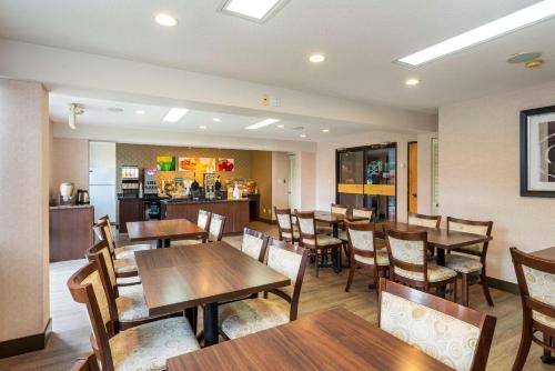 อาหารและเครื่องดื่ม, Quality Inn Quesnel in เควสเนล (BC)