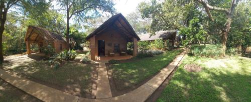 Chalet room in Barefoot Lodge and Safaris - Malawi