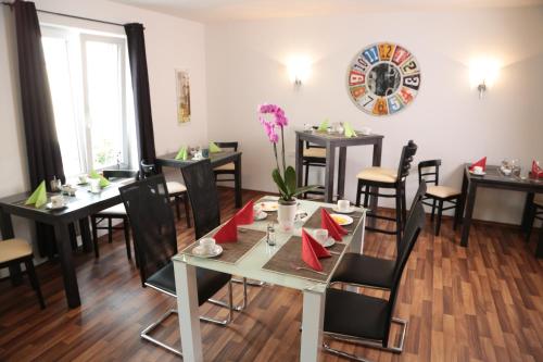 Restoran, Hotel am Marktplatz in Gangkofen