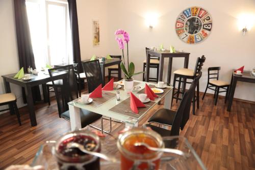 Restoran, Hotel am Marktplatz in Gangkofen