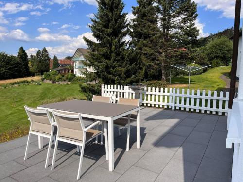 Ferienwohnung Orth, Tor zum Sauerland, mit großer Terrasse