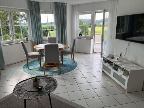 Ferienwohnung Orth, Tor zum Sauerland, mit großer Terrasse