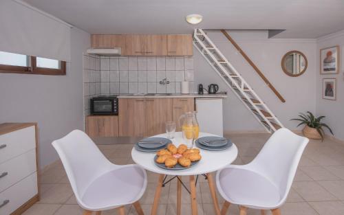 Cozy Loft with Private Terrace, Kremasti (fotografie 8)