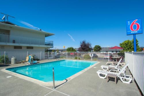 Swimming pool, Motel 6-Arcata, CA Cal Poly Humboldt in Arcata (CA)