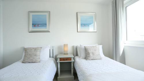 Tides - Beach front apartment in Bracklesham Bay