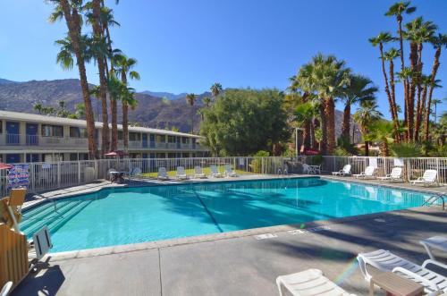 כניסה, Motel 6 Palm Springs, CA - East - Palm Canyon in פאלם ספרינגס(סי אי)