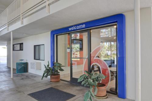 Entrance, Motel 6 Palm Springs, CA - East - Palm Canyon in Palm Springs (CA)