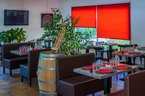 Restaurant, Logis Hotel Noemys Brive - Restaurant Le Teinchurier in Brive-la-Gaillarde