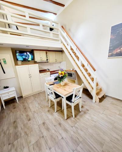 Apartment - Split Level image 6