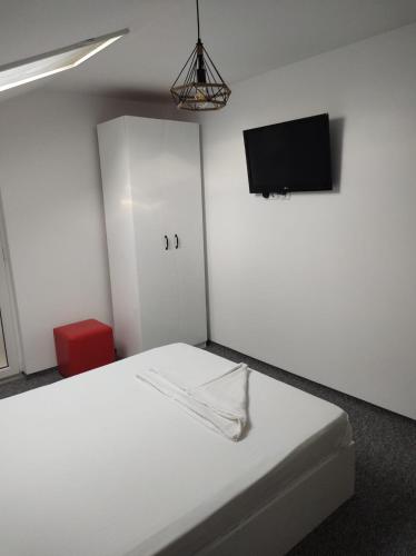 Standard Double Room image 1