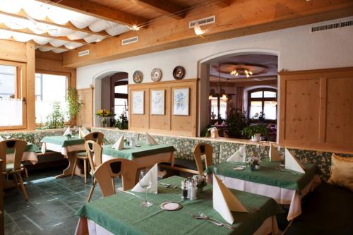Hotel Astras - image 2