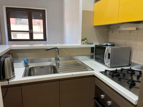 Kitchen, Laterani Guest House in San Giovanni