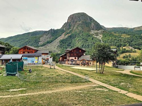 Appartement lumineux au pied des pistes avec terrasse sud, Les Belleville - FR-1-344-296 in Villarencel